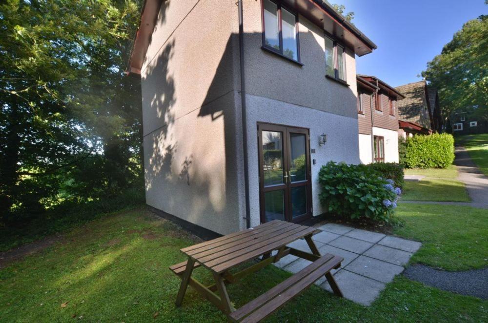 82 Strawberry Hill, Tolroy Manor *